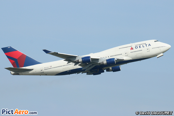Boeing 747-451 (Delta Air Lines)