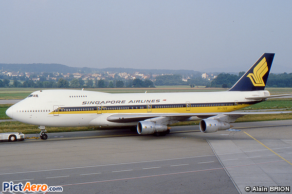 Boeing 747-212B SF (Singapore Airlines)