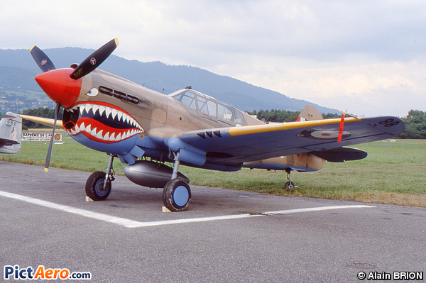 Curtiss P-40N Kittyhawk (Private / Privé)