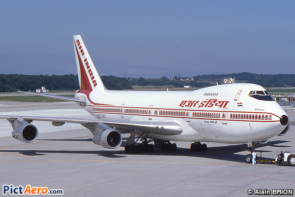 Boeing 747-212B SF (Air India)