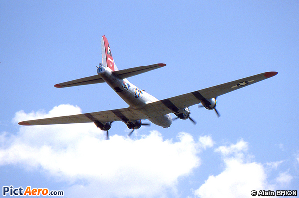 Boeing B-17G (Collings Fondation)