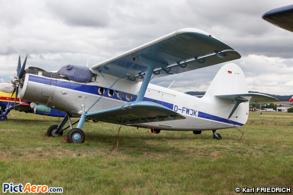 Antonov An-2TD (Private / Privé)