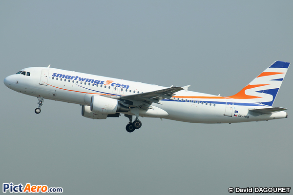 Airbus A320-214 (Smart Wings)