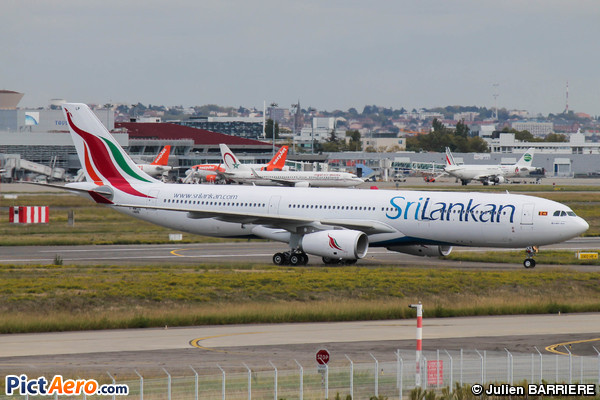 Airbus A330-343E (SriLankan Airlines)