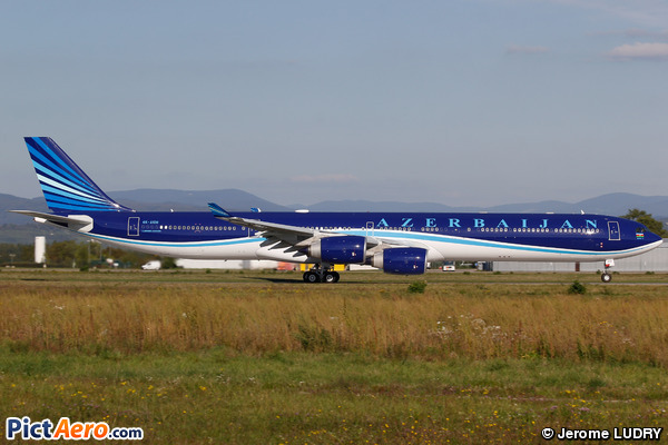 Airbus A340-642 (Azerbaijan Airlines)
