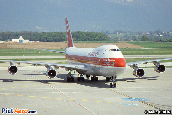 Boeing 747-233BM (Air Canada)