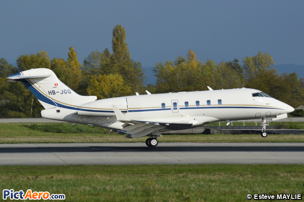 Bombardier BD-100-1A10 Challenger 300 (Execujet Europe, Zuerich)
