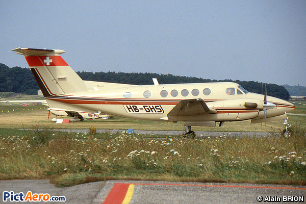 Beech B200 King Air (Private / Privé)
