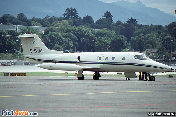 Learjet 25C (Air Provence)