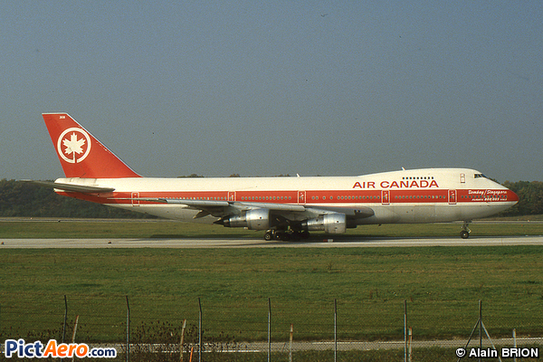 Boeing 747-233BM (Air Canada)