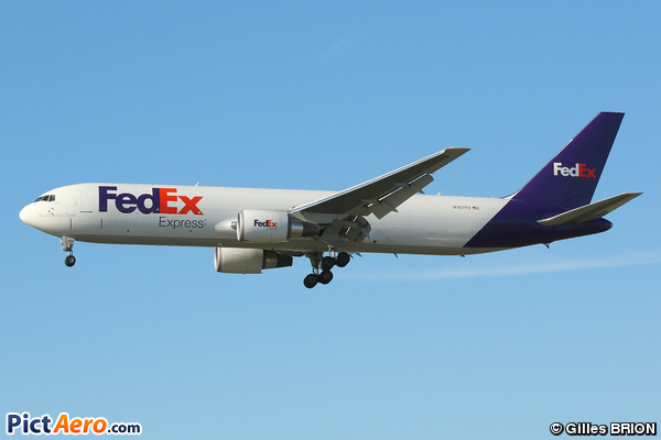 Boeing 767-3S2F (FedEx Express)