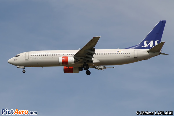 Boeing 737-883 (Scandinavian Airlines (SAS))