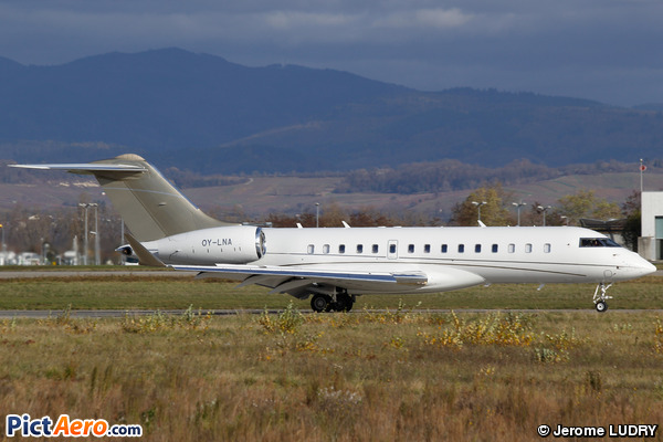 Bombardier BD-700-1A10 Global Express (Execujet Europe)