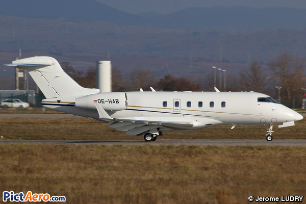 Bombardier BD-100-1A10 Challenger 300 (Untilted)