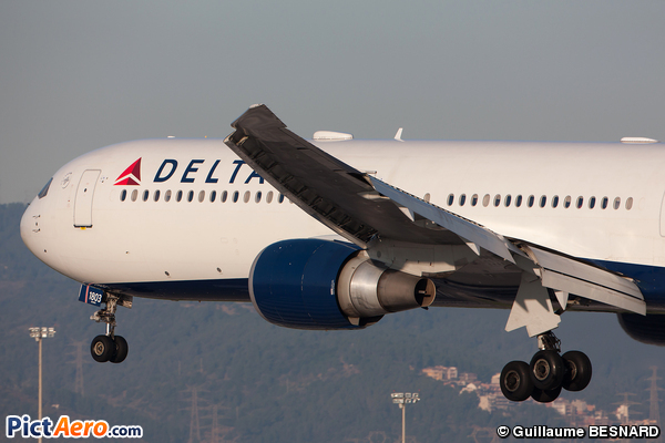 Boeing 767-432/ER (Delta Air Lines)