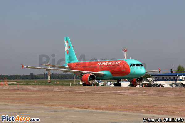 Airbus A320-212 (WindRose Aviation)