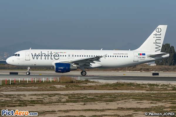 Airbus A320-214 (White Airways)