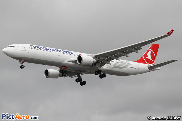Airbus A330-302 (Turkish Airlines)