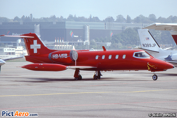 Gates Learjet 35A (Swiss Air Ambulance)