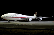 Boeing 747-433M (A6-COM)