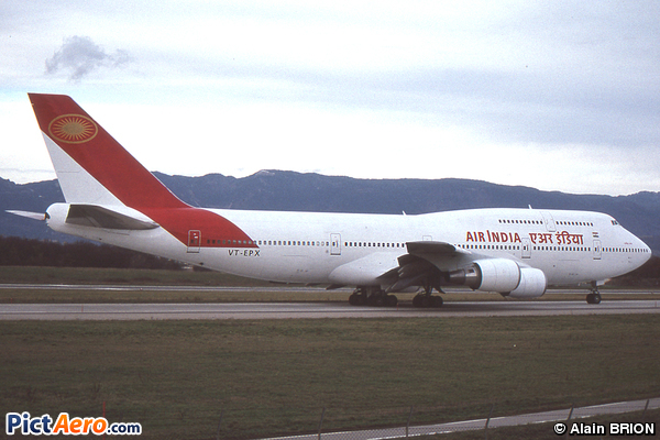 Boeing 747-337/M (Air India)
