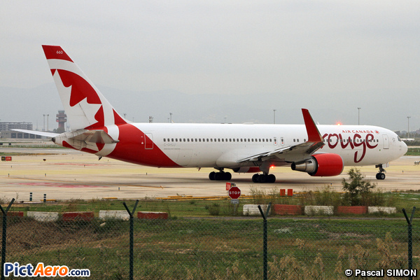 Boeing 767-36N/ER (Air Canada Rouge)