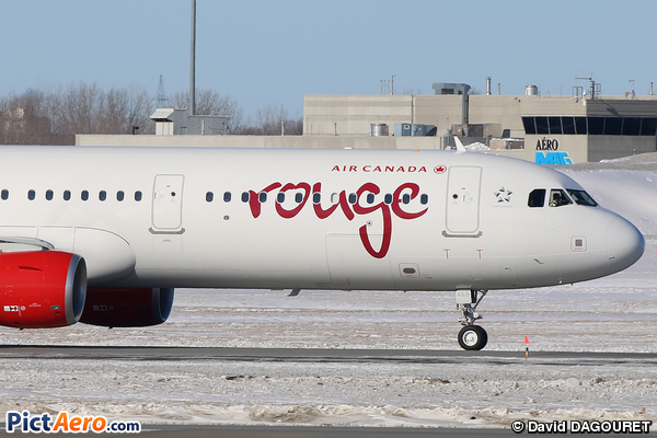 Airbus A321-211 (Air Canada Rouge)