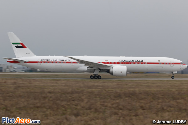 Boeing 777-35R/ER (United Arab Emirates - Abu Dhabi Amiri Flight)