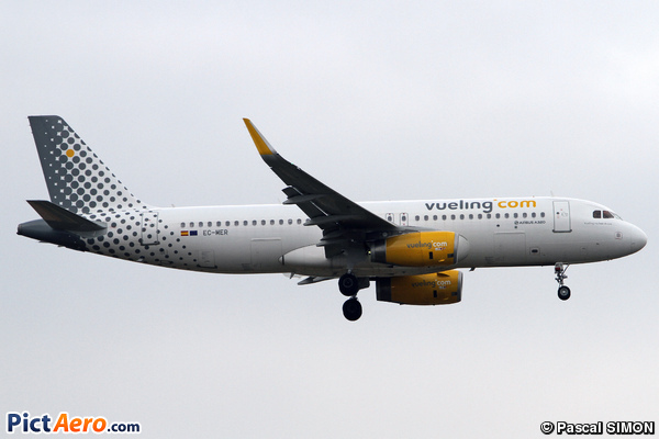 Airbus A320-214/WL (Vueling Airlines)