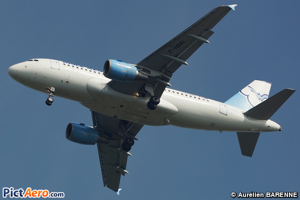 Airbus A319-111 (Aigle Azur)