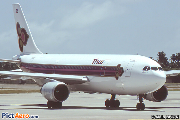 Airbus A300B4-601 (Thai Airways International)