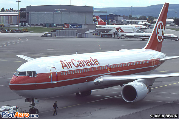 Boeing 767-233/ER (Air Canada)