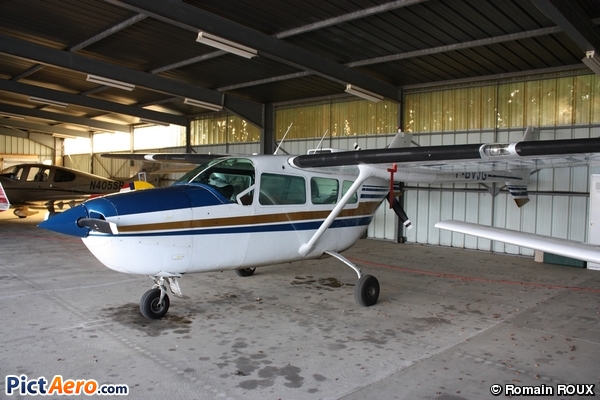 Cessna 337B Super Skymaster (Private / Privé)