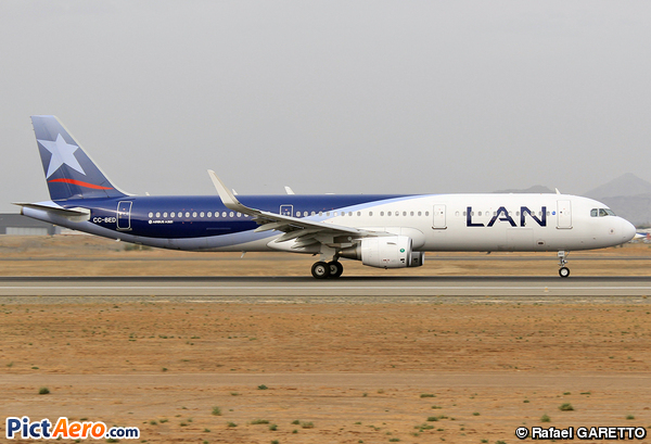 Airbus A321-211 (LAN Airlines)