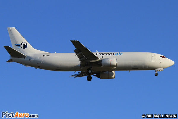 Boeing 737-476/SF (Airwork Flight Operations)