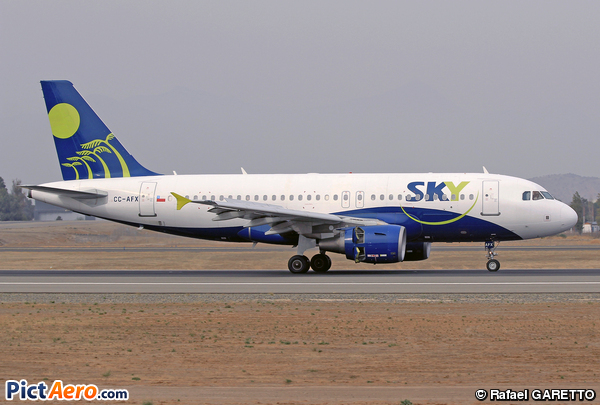 Airbus A319-111 (Sky Airline)