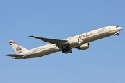 Boeing 777-3FX/ER (A6-ETK)