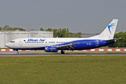 Boeing 737-430 (YR-BAJ)