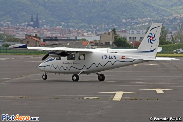 Partenavia P-68C Victor (Swiss Flight Services)