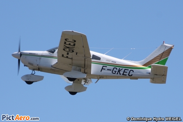 Piper PA-28-181 Archer II (Cercle Aéronautique de l'aéroport de Lyon Bron)