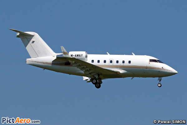Canadair CL-600-2B16 Challenger 604 (ExecuJet Europe AG)
