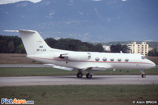 Grumman G-1159B Gulfstream II-B (Private / Privé)