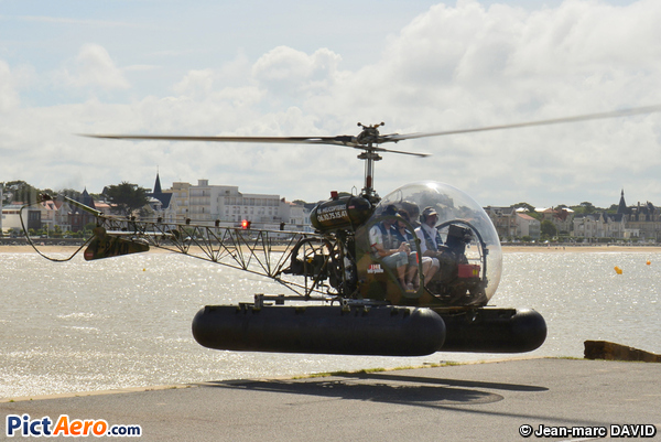 Bell 47G-2 (Private / Privé)