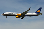 Boeing 757-256 (TF-FIT)
