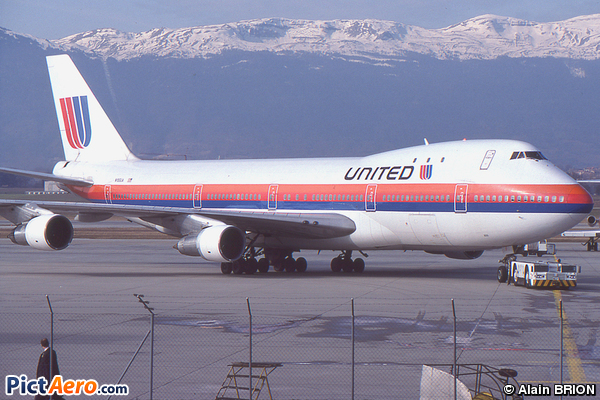 Boeing 747-123 (United Airlines)