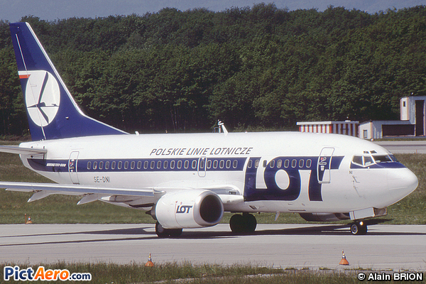 Boeing 737-59D (LOT Polish Airlines)
