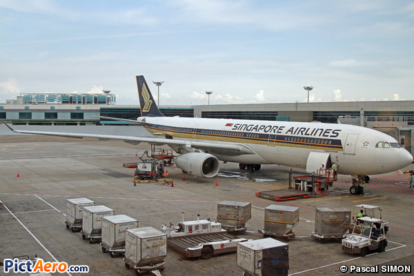 Airbus A330-343X (Singapore Airlines)
