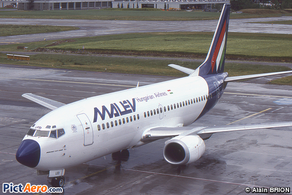 Boeing 737-3Y0 (Malév Hungarian Airlines)