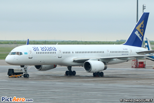 Boeing 757-28A/WL (Air Astana)