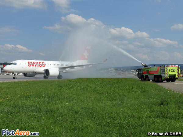 BD-500-1A10 CS100 (Swiss International Air Lines)